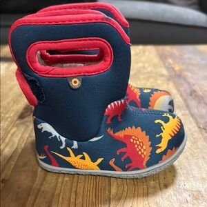 Kids Dinosaur Print Bog boot - Navy and Red